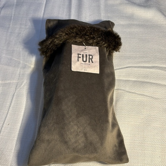 RH LUXE FUR Collection Sage Green Size 7 - Picture 6 of 6